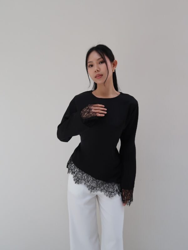 ginee_20260728230205385_2168357779.jpeg Her Official - ZIA BLOUSE / Silk Lace Blouse