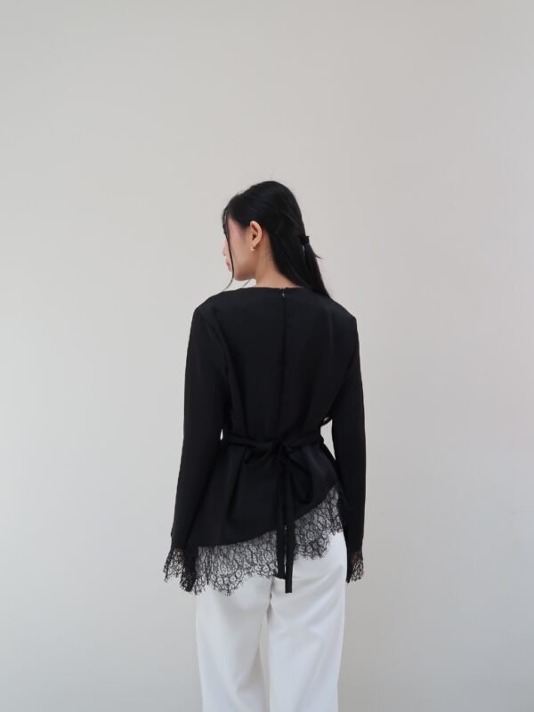 ginee_20260728230205589_7880987838.jpeg Her Official - ZIA BLOUSE / Silk Lace Blouse