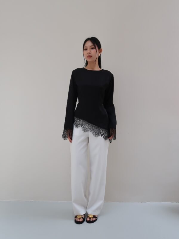 ginee_20260728230205751_3894393013.jpeg Her Official - ZIA BLOUSE / Silk Lace Blouse