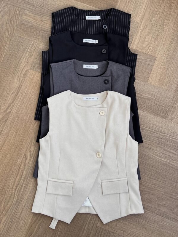 ginee_20260728230551970_4718639700.jpeg Her Official - NORA VEST / Vest Top
