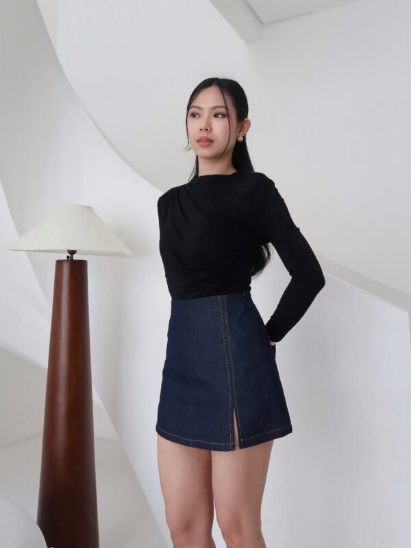 ginee_20260728231035189_5430345498.jpeg Her Official - CALLIE TOP LONG SLEEVE / Lengan Panjang