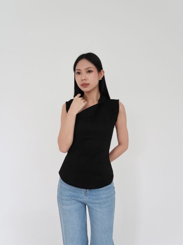ginee_20260728231914862_8118569040.jpeg Her Official - SOFIA TOP / Suede Top