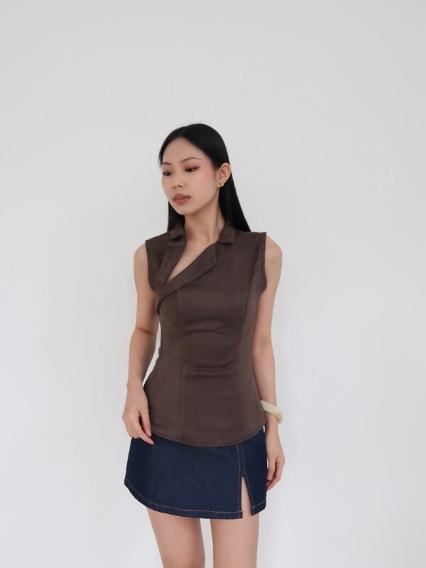 ginee_20260728231915221_7645000053.jpeg Her Official - SOFIA TOP / Suede Top