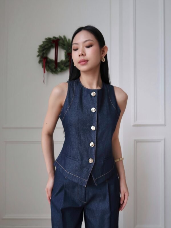 ginee_20260728235129431_4146469392.jpeg HER OFFICIAL - WARREN TOP / Denim Top