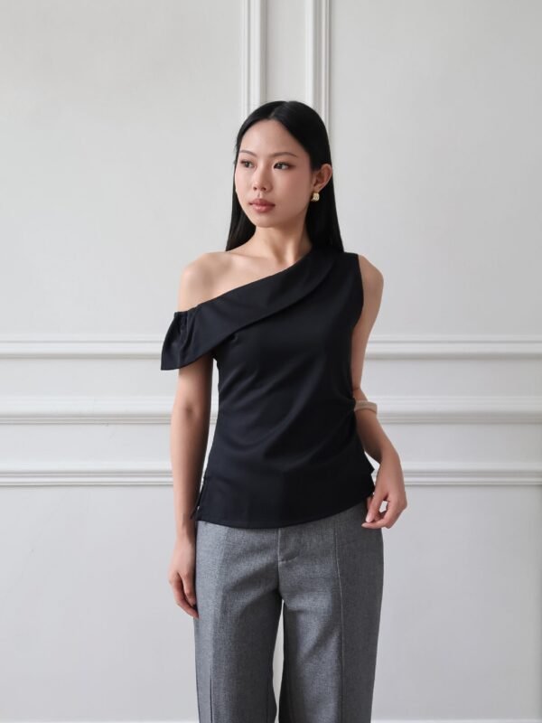 ginee_20260729010549237_3860171553.jpeg HER OFFICIAL - MARGO TOP / Off Shoulder Top