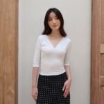 HER OFFICIAL - TULLY TOP / V- Neck Lace Top