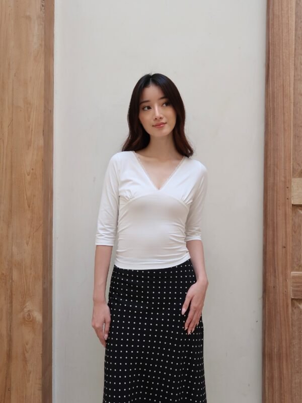 HER OFFICIAL - TULLY TOP / V- Neck Lace Top