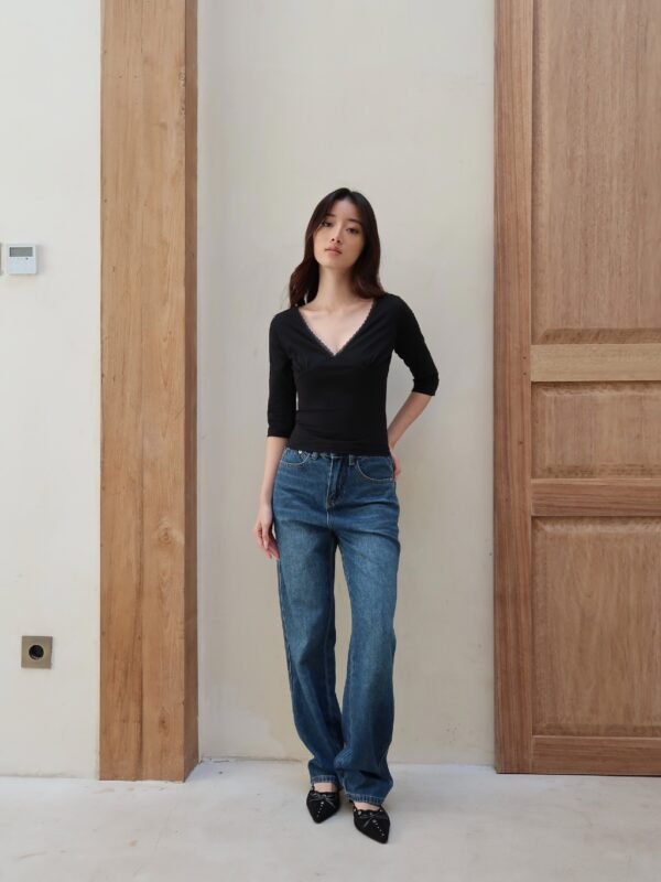 HER OFFICIAL - TULLY TOP / V- Neck Lace Top