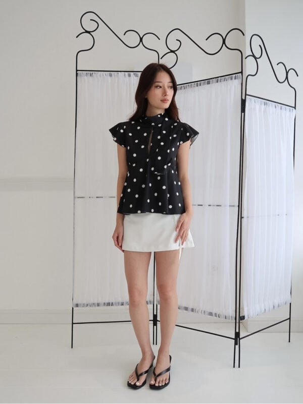 ginee_20260729013921779_9852576992.jpeg HER OFFICIAL - SOLIS TOP / Polkadot Top