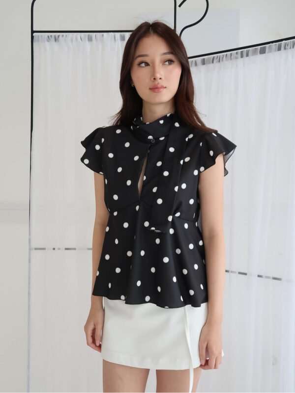 ginee_20260729013921971_8241783643.jpeg HER OFFICIAL - SOLIS TOP / Polkadot Top