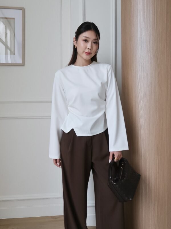 ginee_20260729014309476_2105155769.jpeg HER OFFICIAL - GISELLE TOP / Scrunch Top
