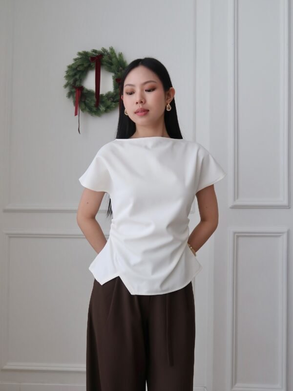 ginee_20260729014309897_5333394000.jpeg HER OFFICIAL - GISELLE TOP / Scrunch Top