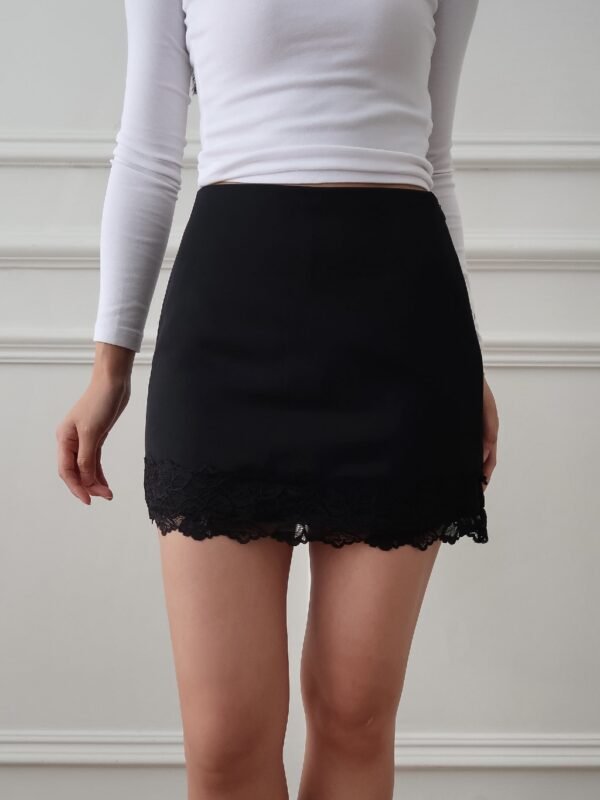 ginee_20260730003117742_8291438689.jpeg HER OFFICIAL - ANNIKA SKORT / Lace Skort