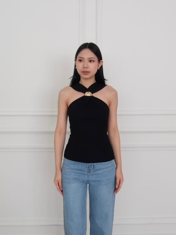 ginee_20260801164353747_9839557311.jpeg DEVON HALTER KNIT TOP