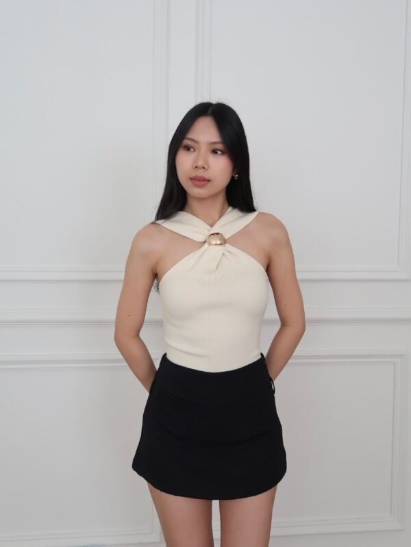ginee_20260801164353867_8797430637.jpeg DEVON HALTER KNIT TOP